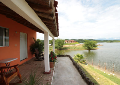 Vista de las cabañas en Presa Picachos Mazatlan Sinaloa